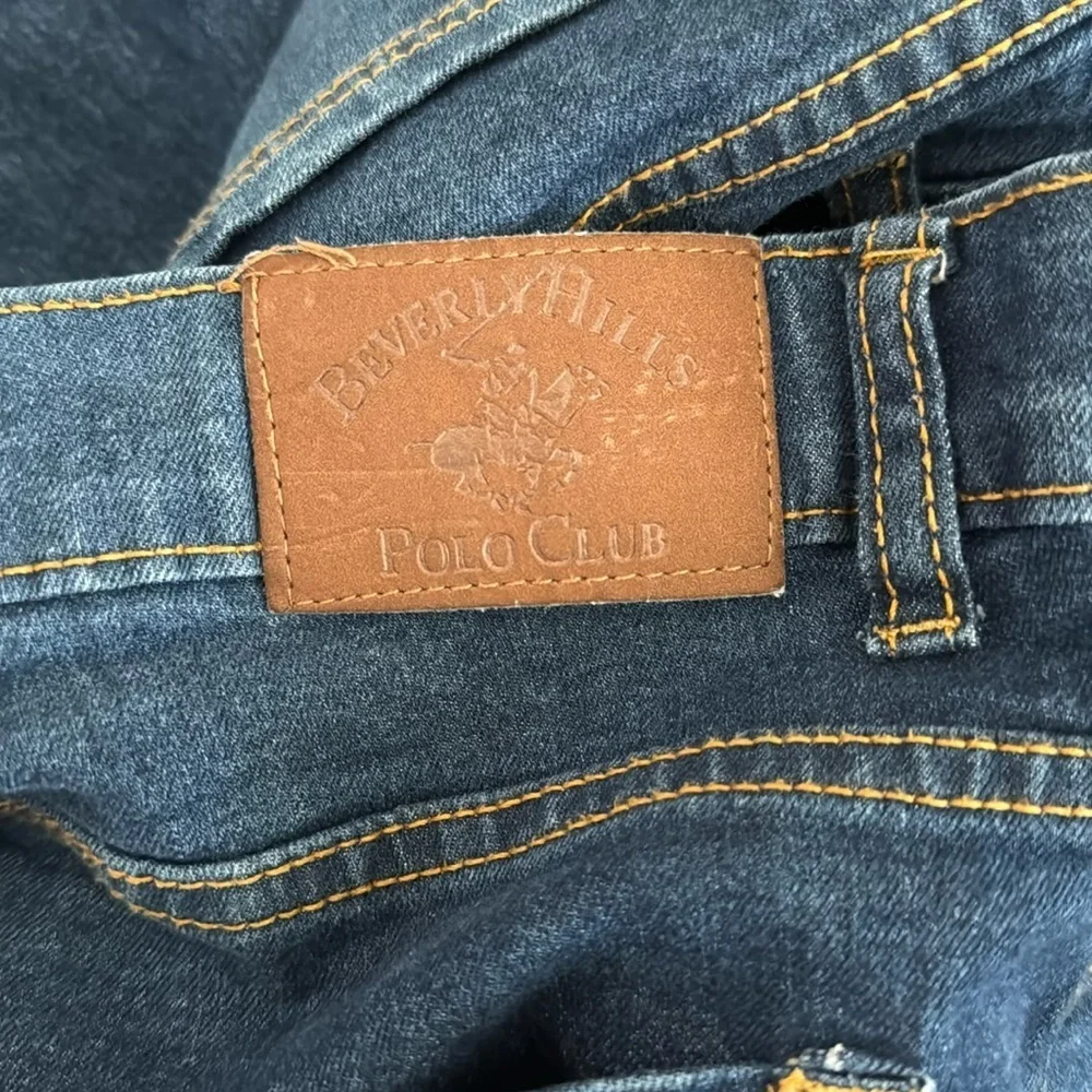 Beverly Hills Polo Club Men's Blue Jeans denim size 36 medium wash